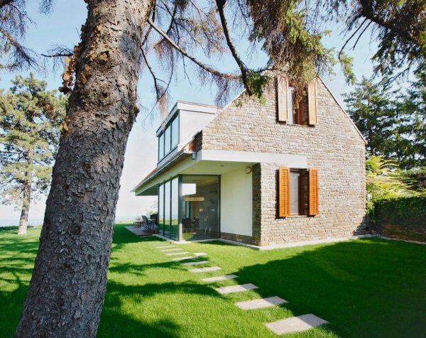 392598_295402297158369_519234663_n